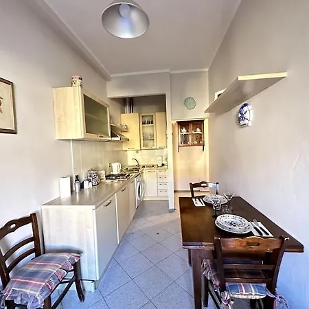 Bilocale Del Sole A Due Passi Dalla Stazione Florence Extérieur photo